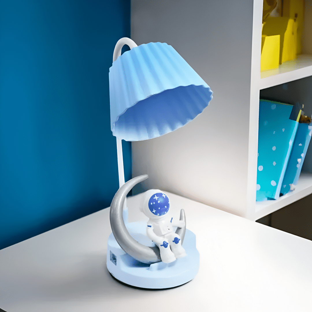 LÁMPARA VELADOR ASTRONAUTA C/SACAPUNTAS Y LUZ DE NOCHE YS533-8 - Imagen 2